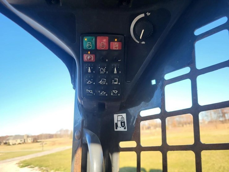 2018-deere-314g-image-48