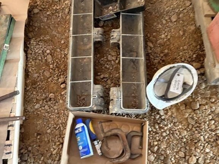 hang-on-feeders,-hard-hat,-clamps-etc-image-1