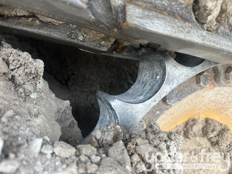 2016-deere-700k-lgp-image-9