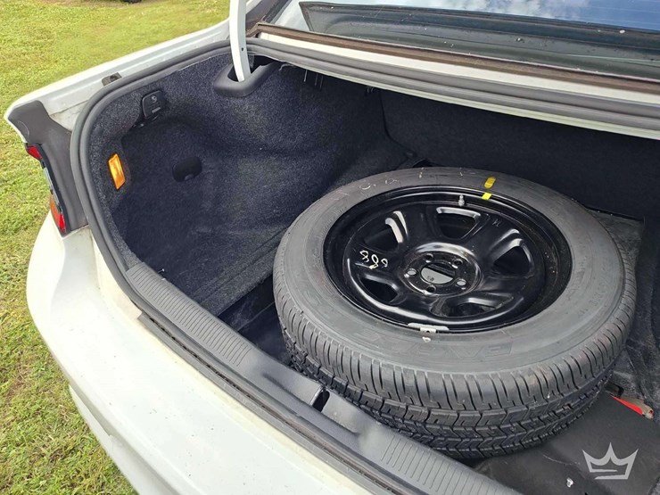 2017-dodge-charger-sedan-image-7