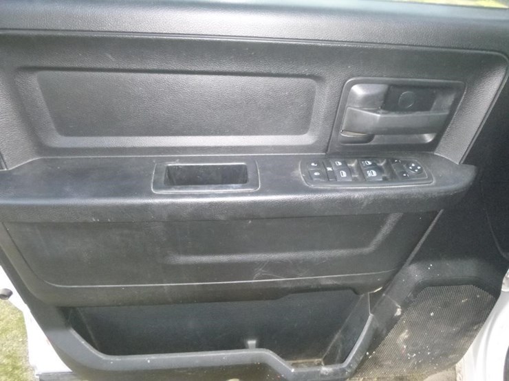 2014-dodge-1500-image-12