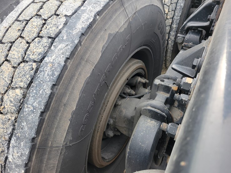 2020-kenworth-t680-image-13