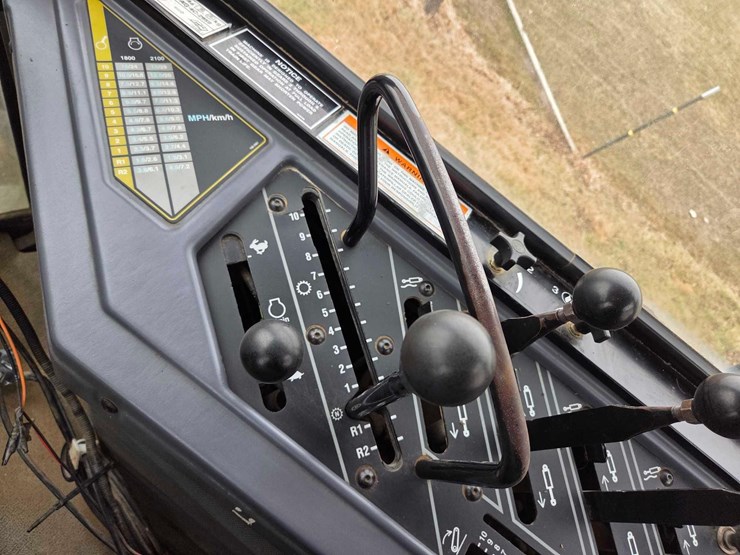 cat-75c-track-tractor-image-22