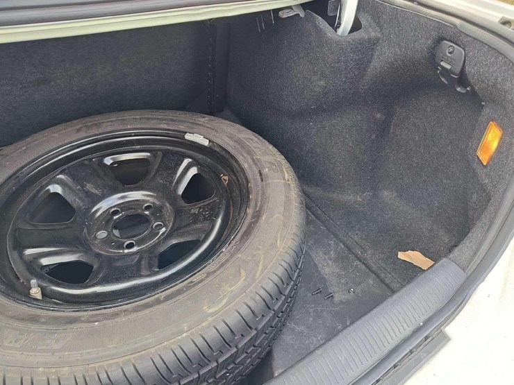 2015-dodge-charger-sedan-image-27