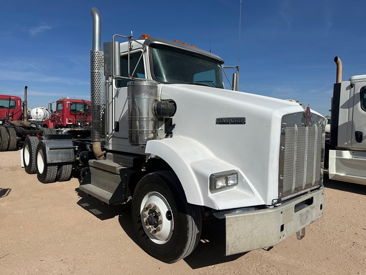 2019-kenworth-t800-image-3