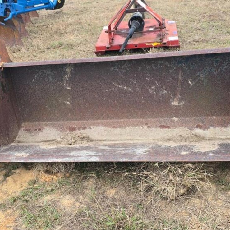 7' BUCKET FOR TRACTOR