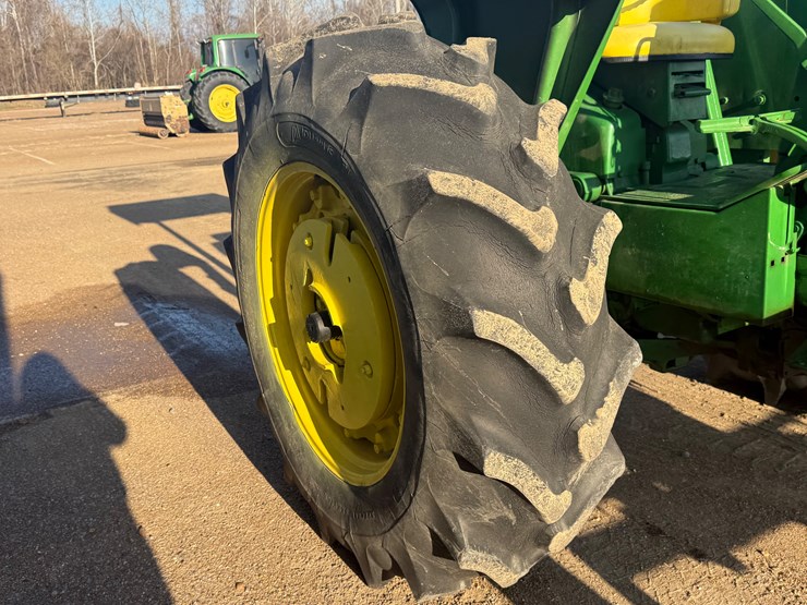 john-deere-4020-image-38