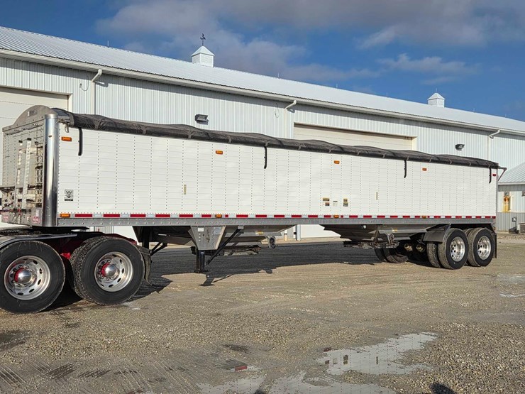 2011-wilson-hopper-bottom-image-1