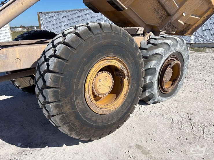 2006-deere-250d-image-27