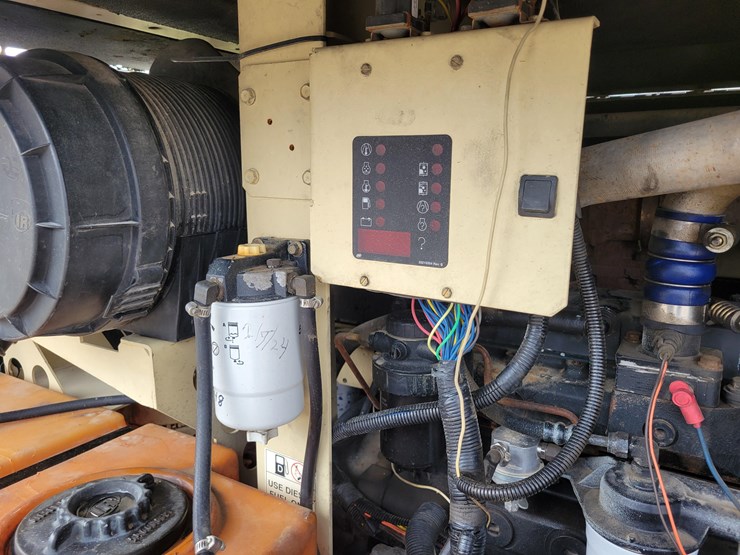 2004-ingersoll-rand-xp375-image-7