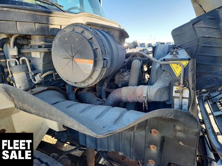 2009-international-durastar-4400-image-28