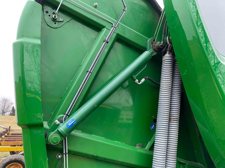 mchale-750-v6-round-baler,-image-17