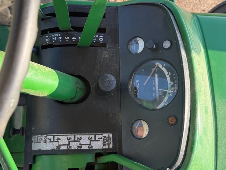 john-deere-4020-image-30