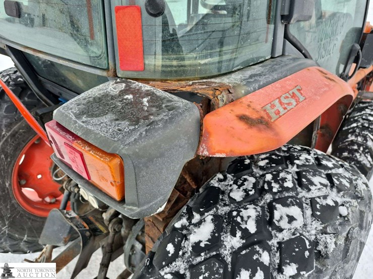 2010-kubota-l5250-d-tractor-image-23