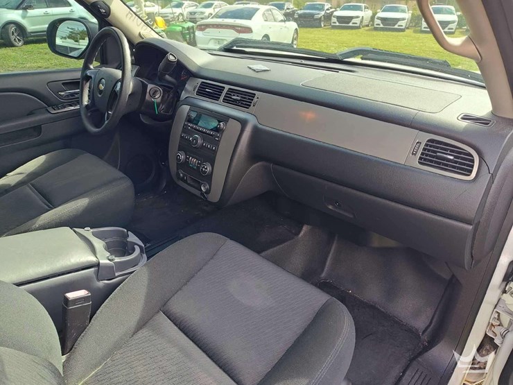 2012-chevrolet-tahoe-image-12