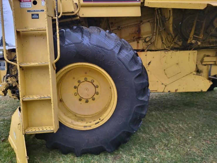 new-holland-tr88-image-15