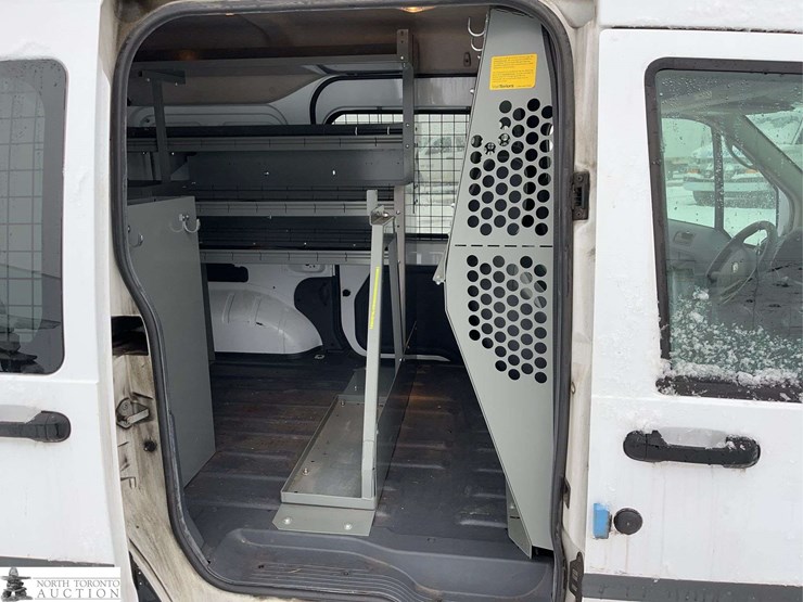 2011-ford-transit-connect-image-19