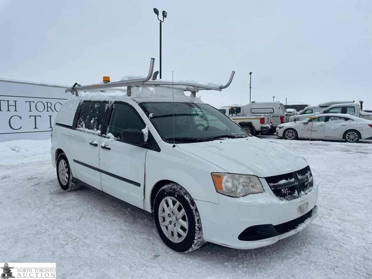 2014-ram-tradesman-image-3