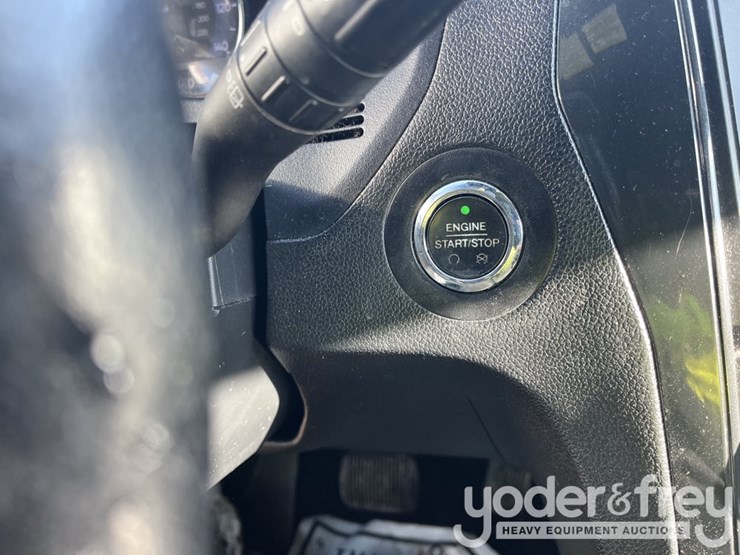 2016-ford-explorer-xlt-image-21