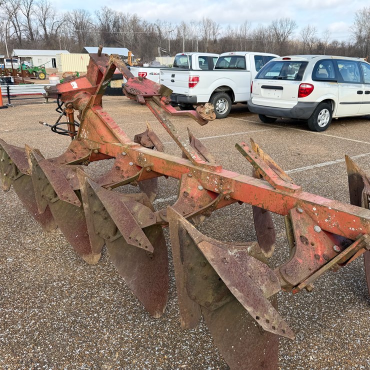 #7770 • 4 Bottom Flip Over Plow