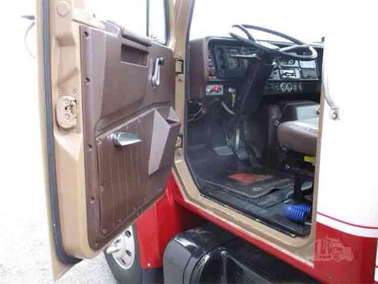 1984-international-s1900-image-44