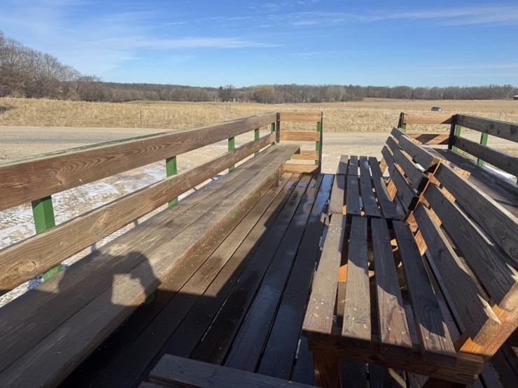 stoltzfus-18'-people-moving-wagon-image-5