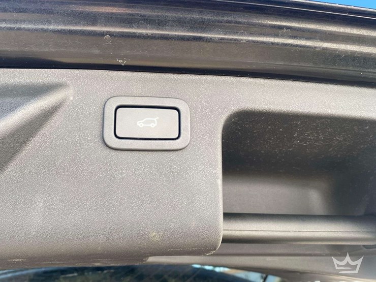 2016-land-rover-discovery-sport-4wd-suv-image-25