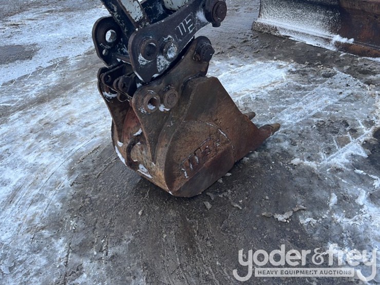 2013-takeuchi-tb153fr-image-18