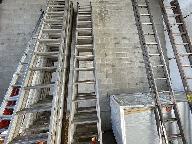 #2770-•-aluminum-extension-ladder-image-3