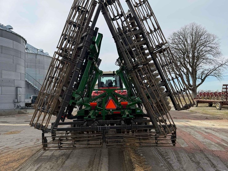 2013-john-deere-2623vt-image-3