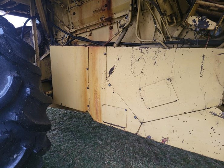 new-holland-tr88-image-21