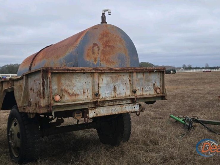 700-gallon-fuel-tank-mounted-on-army-tag-trailer-image-5