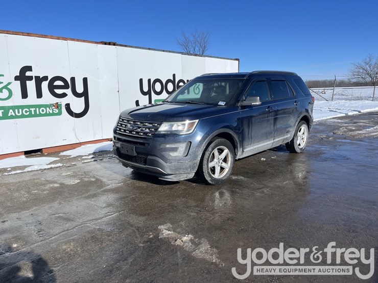 2016-ford-explorer-xlt-image-2