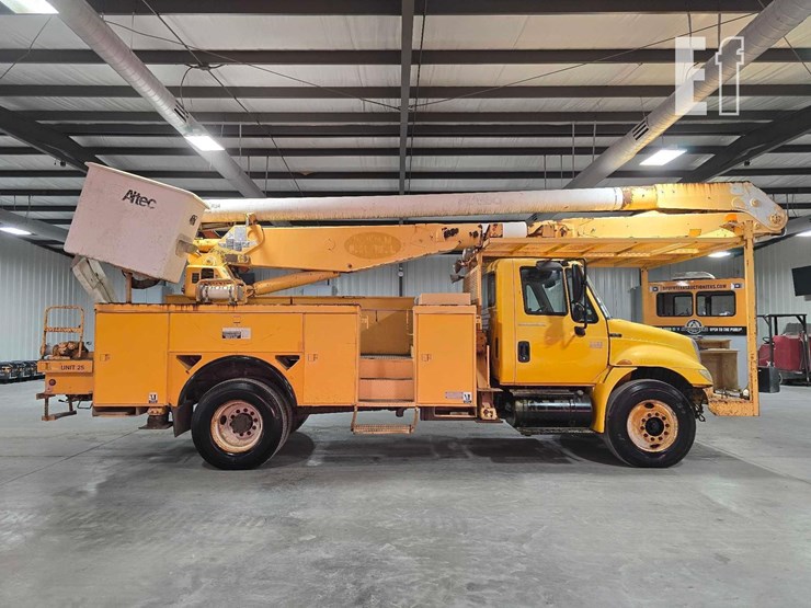 2002-international-durastar-4400-image-6