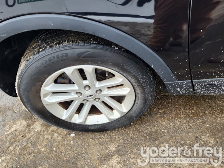 2016-ford-explorer-image-13