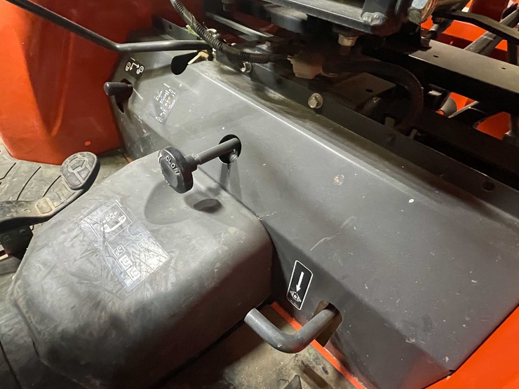 kubota-lx2610-image-17