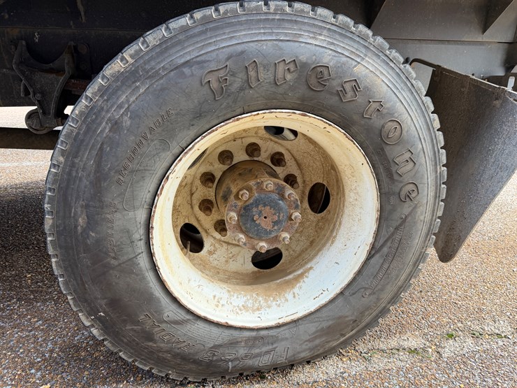 2018-international-durastar-4400-image-7