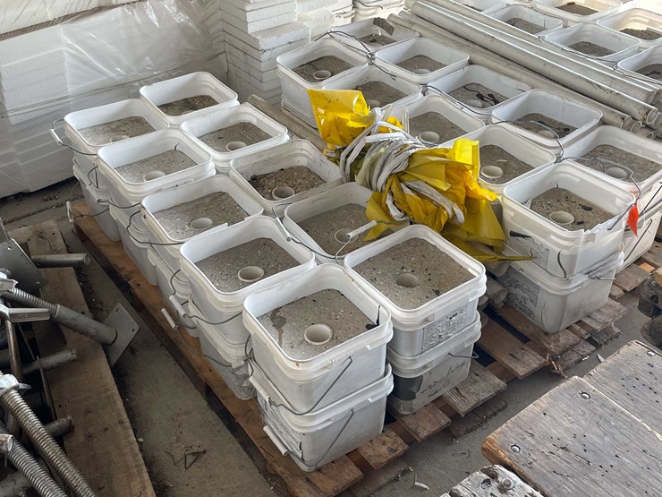 #2787-•-portable-safety-barrier-image-3