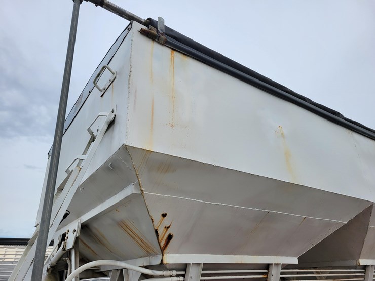 2003-b&b-step-deck-trailer-w/-10-ton-dry-fertilizer-tender-image-15