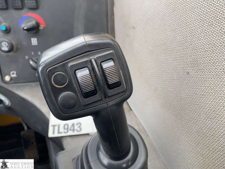 2012-caterpillar-tl943-image-22