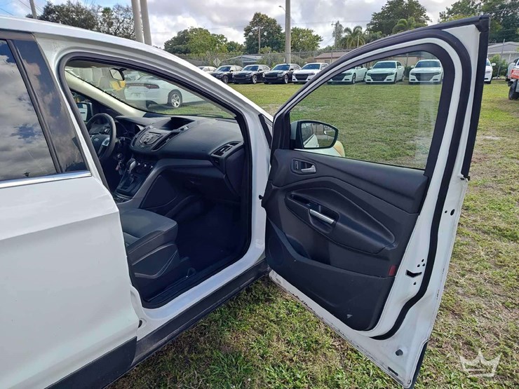 2015-ford-escape-image-30