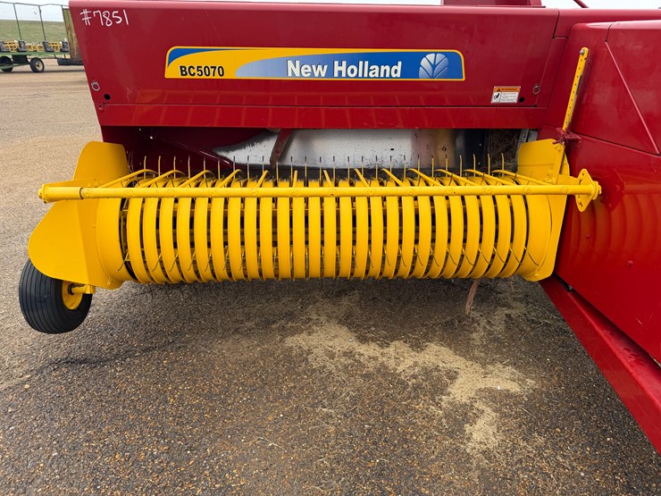 2019-new-holland-bc5070-image-3
