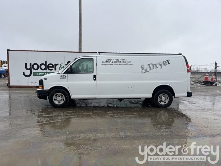 2009-chevrolet-express-3500-image-3