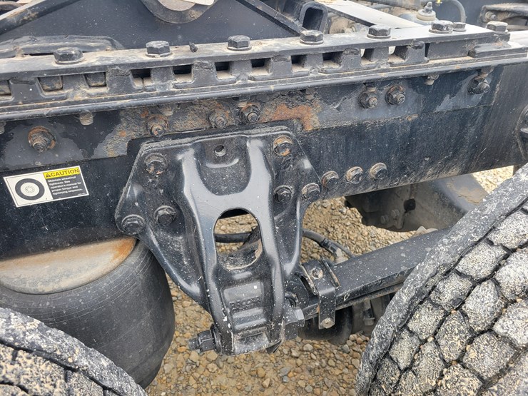 2020-kenworth-t680-image-11