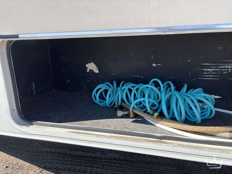 2004-ford-e450-image-24