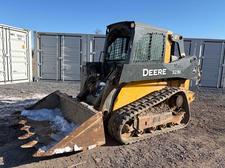 2017-deere-323e-image-1