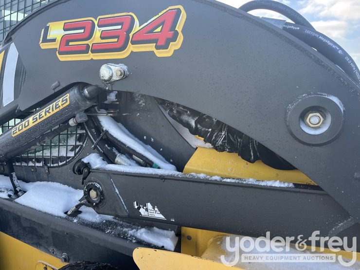 2017-new-holland-l234-image-18