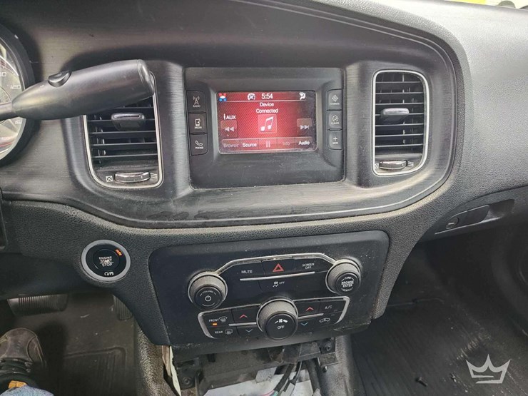 2017-dodge-charger-sedan-image-28