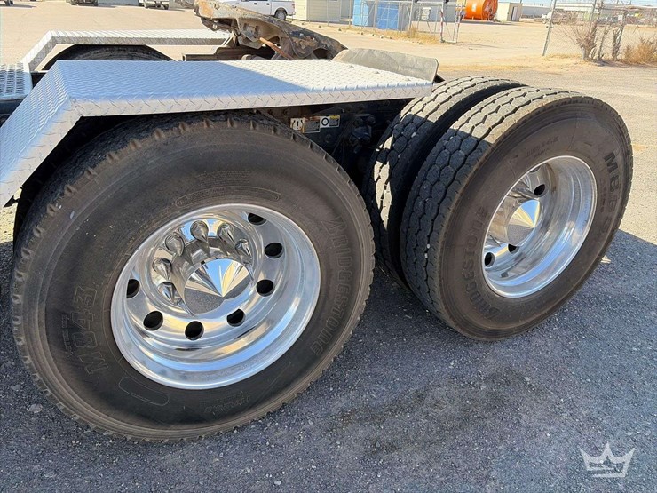 2012-kenworth-t800-image-33