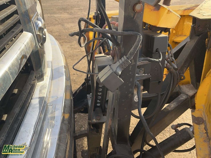 2012-dodge-3500-image-23